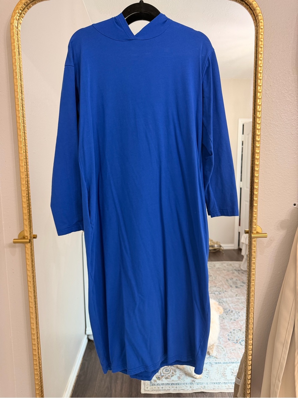 Elegant Royal Blue Midi Dress - Minimal Long-Sleeve Style